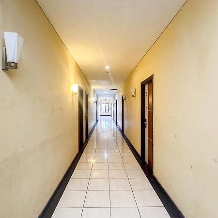 Urbanview Trisula Hotel Makassar Ngoại thất bức ảnh