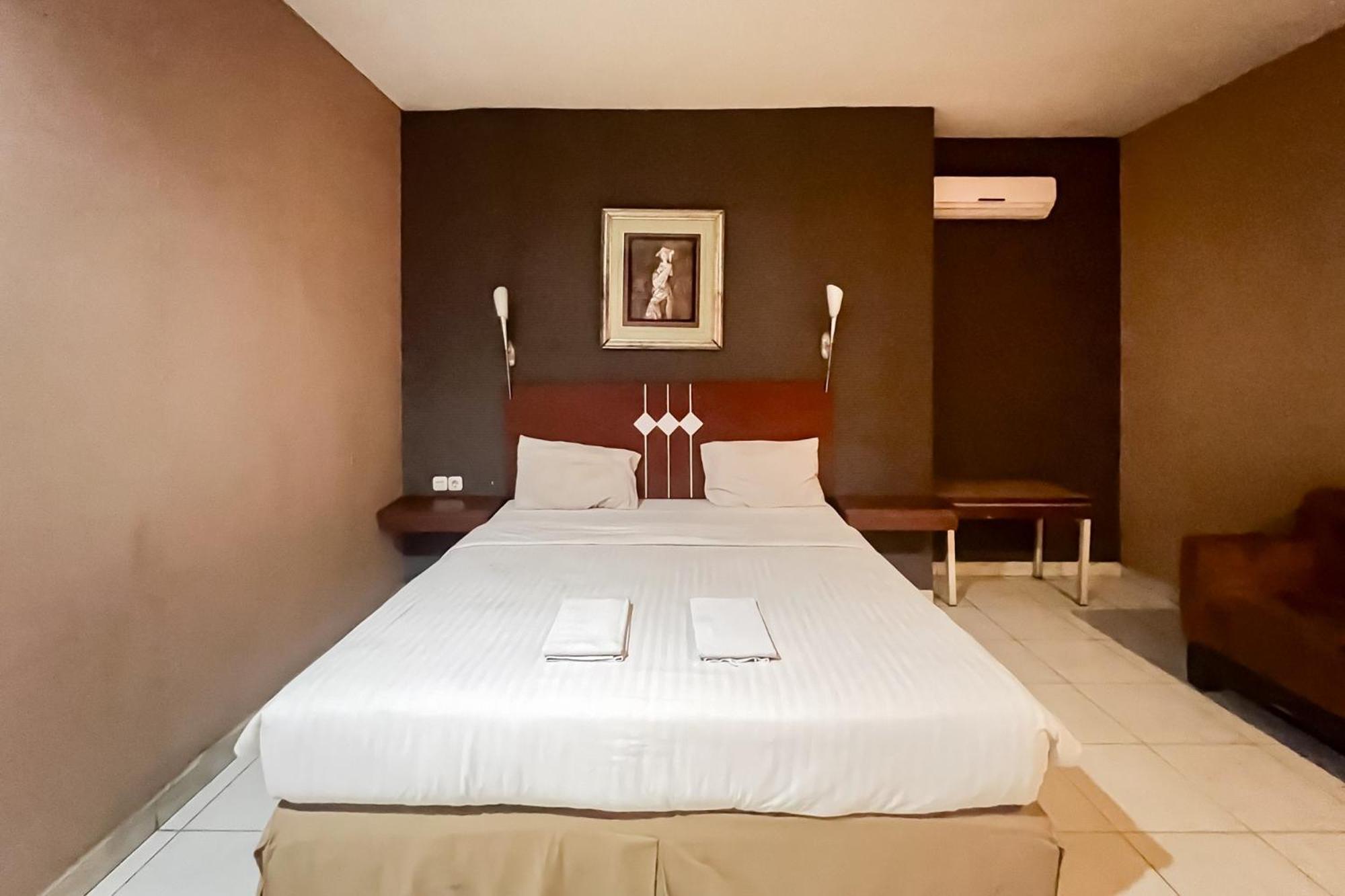 Urbanview Trisula Hotel Makassar Ngoại thất bức ảnh