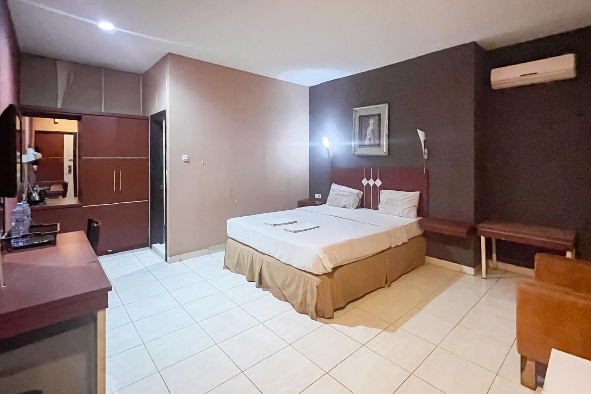 Urbanview Trisula Hotel Makassar Ngoại thất bức ảnh