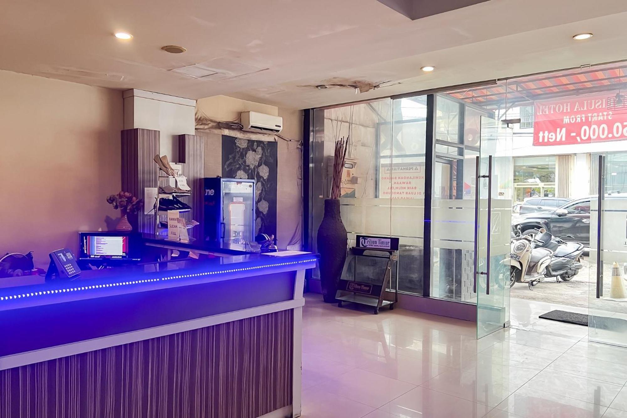 Urbanview Trisula Hotel Makassar Ngoại thất bức ảnh