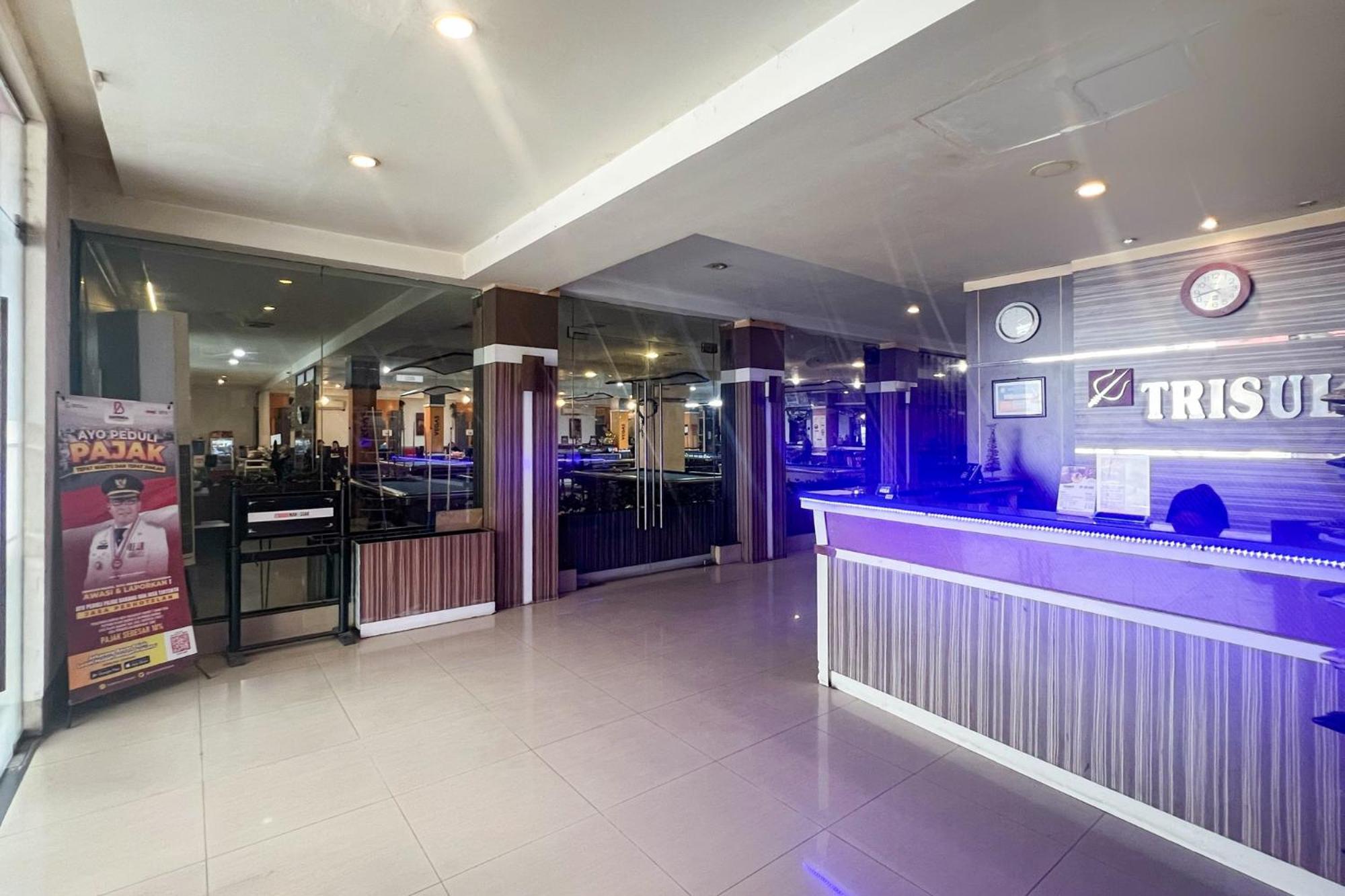 Urbanview Trisula Hotel Makassar Ngoại thất bức ảnh