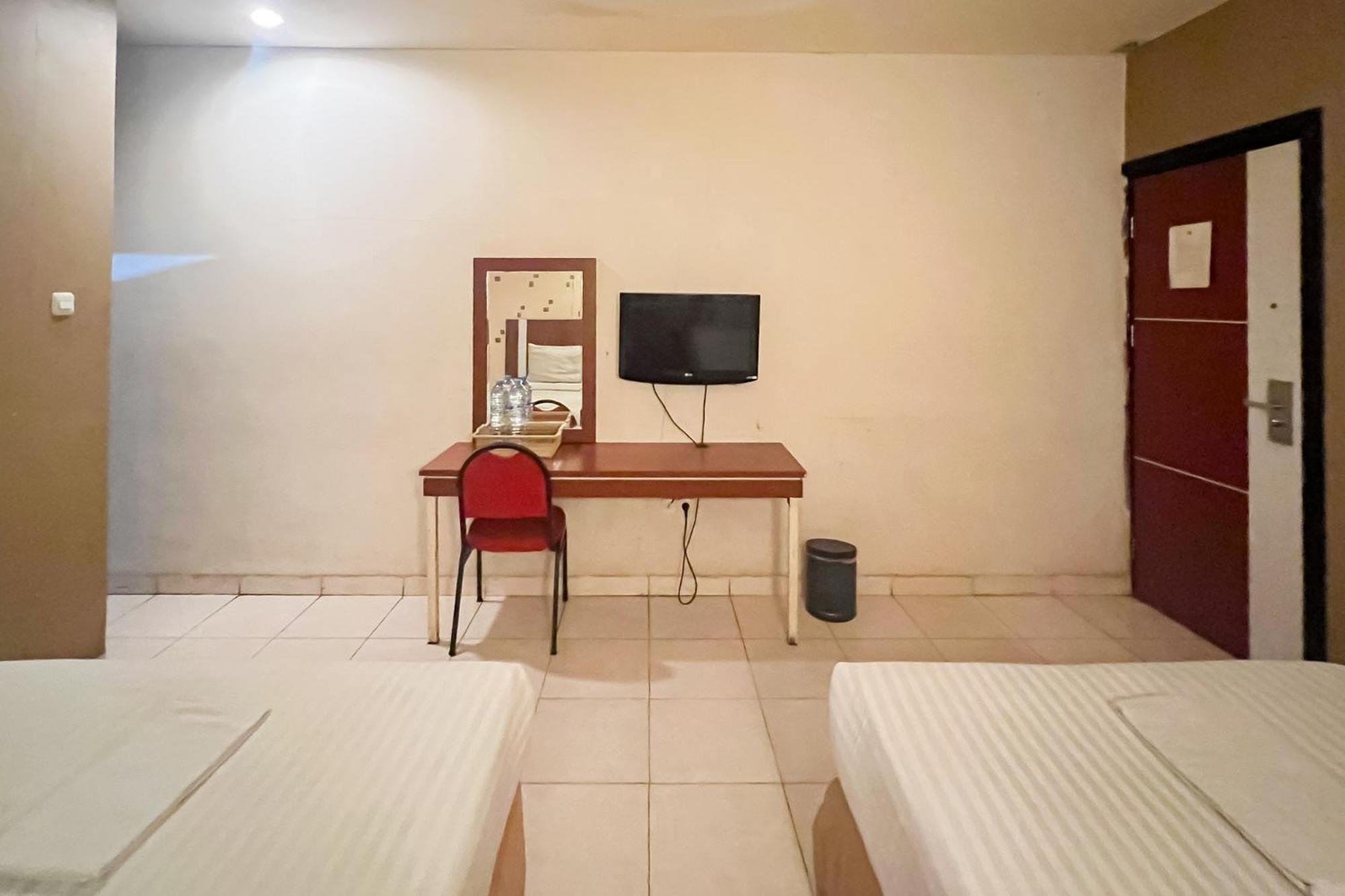 Urbanview Trisula Hotel Makassar Ngoại thất bức ảnh