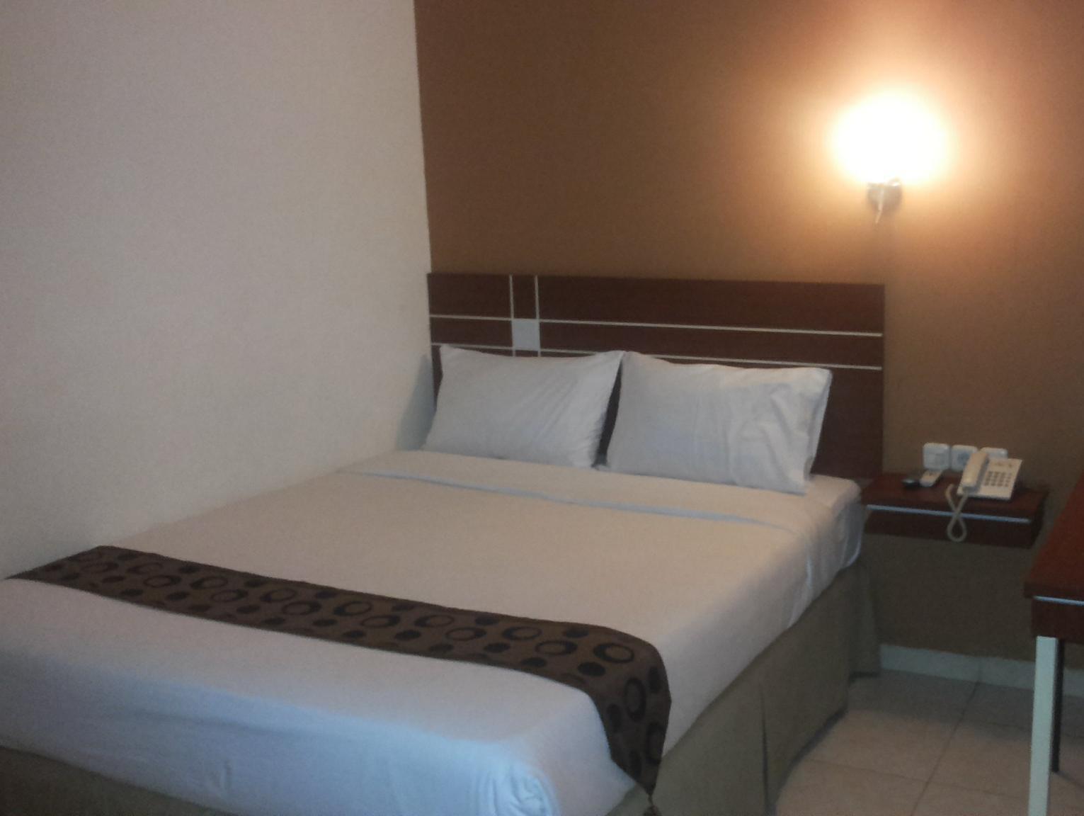 Urbanview Trisula Hotel Makassar Ngoại thất bức ảnh